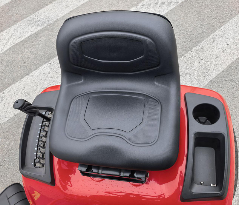 Tosaerba a cavalcioni.jpg Tosaerba a cavalcioni.jpg