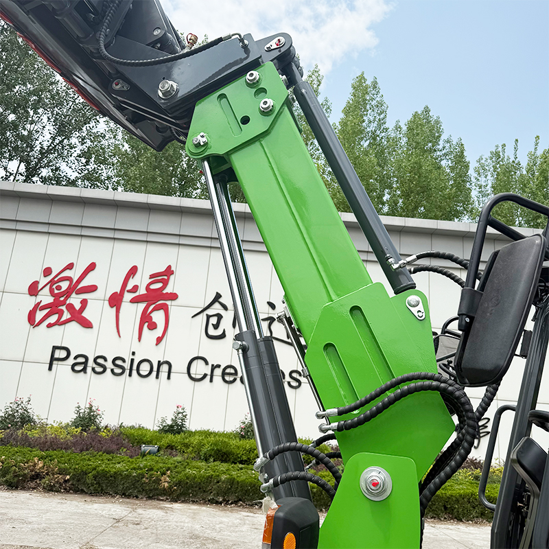 Caricatore frontale elettrico per trattorino da giardino