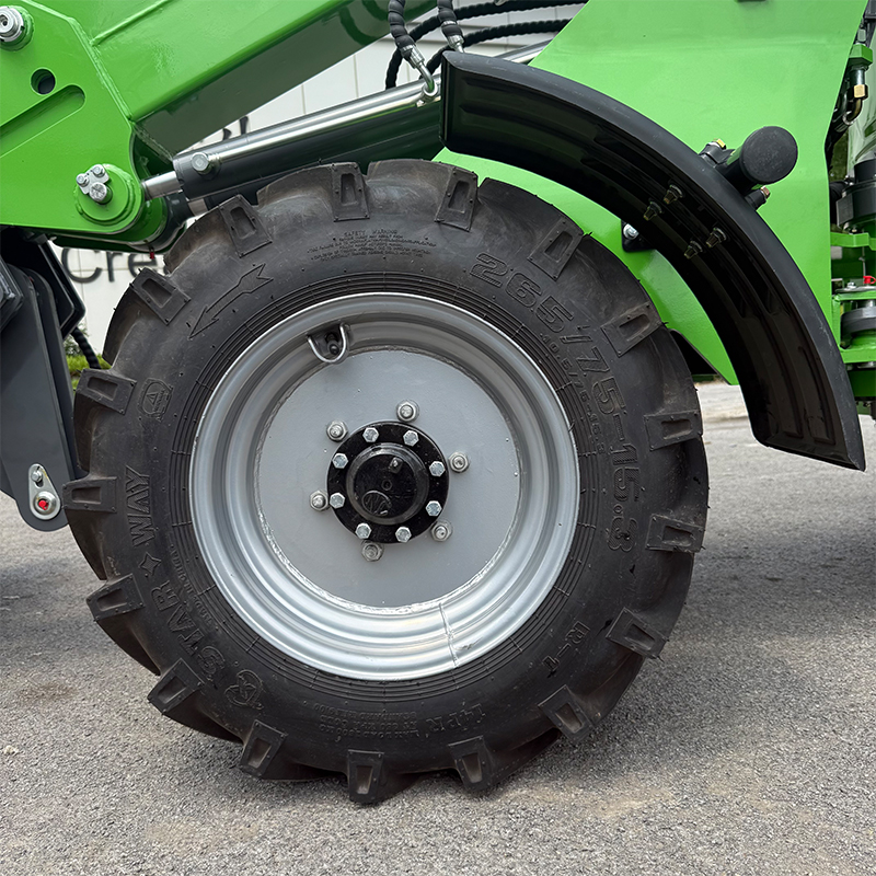 Caricatore frontale elettrico per trattorino da giardino