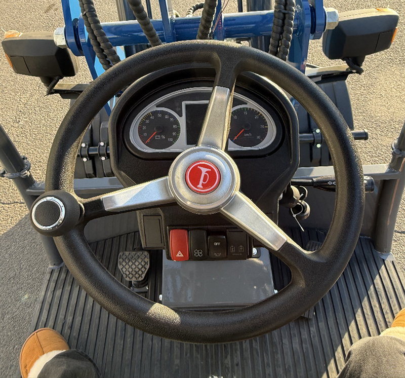 Caricatore frontale elettrico