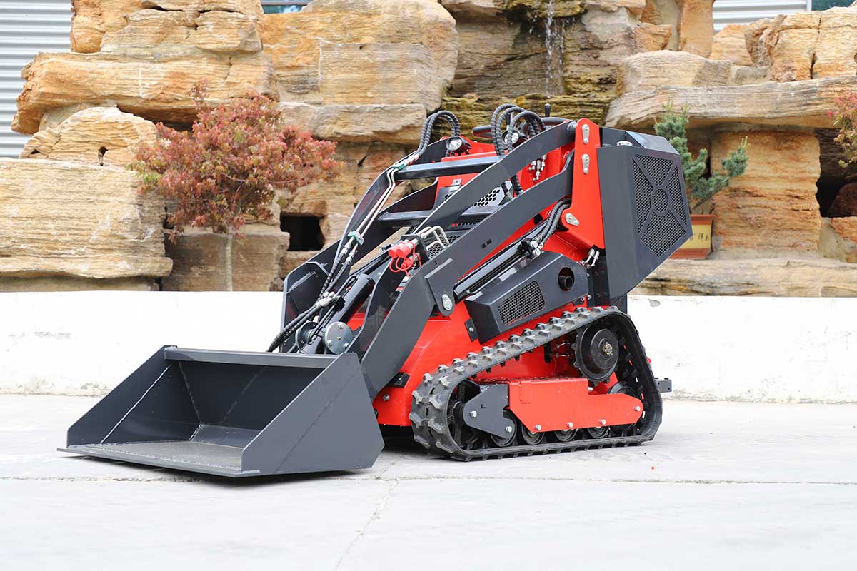 Masenter lancia la minipala compatta cingolata YF480 per lavori in spazi ristretti